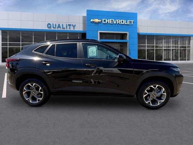 Certified 2024 Chevrolet Trax LT w/ Driver Confidence Package FWD image 8