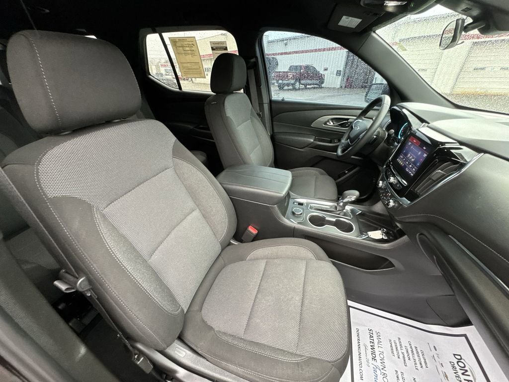 Used 2023 Chevrolet Traverse LT FWD image 25