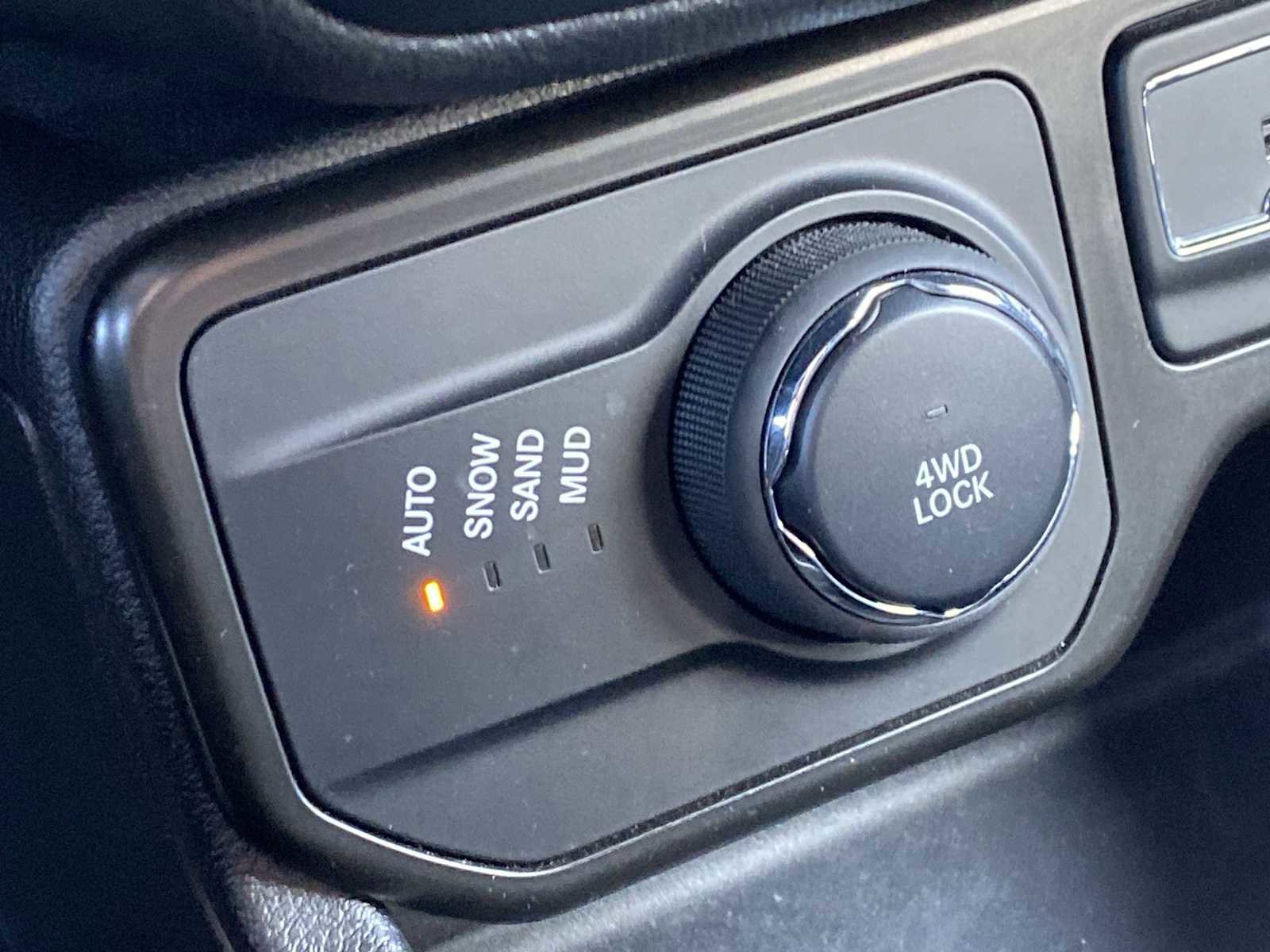 Certified 2022 Jeep Renegade Altitude image 24