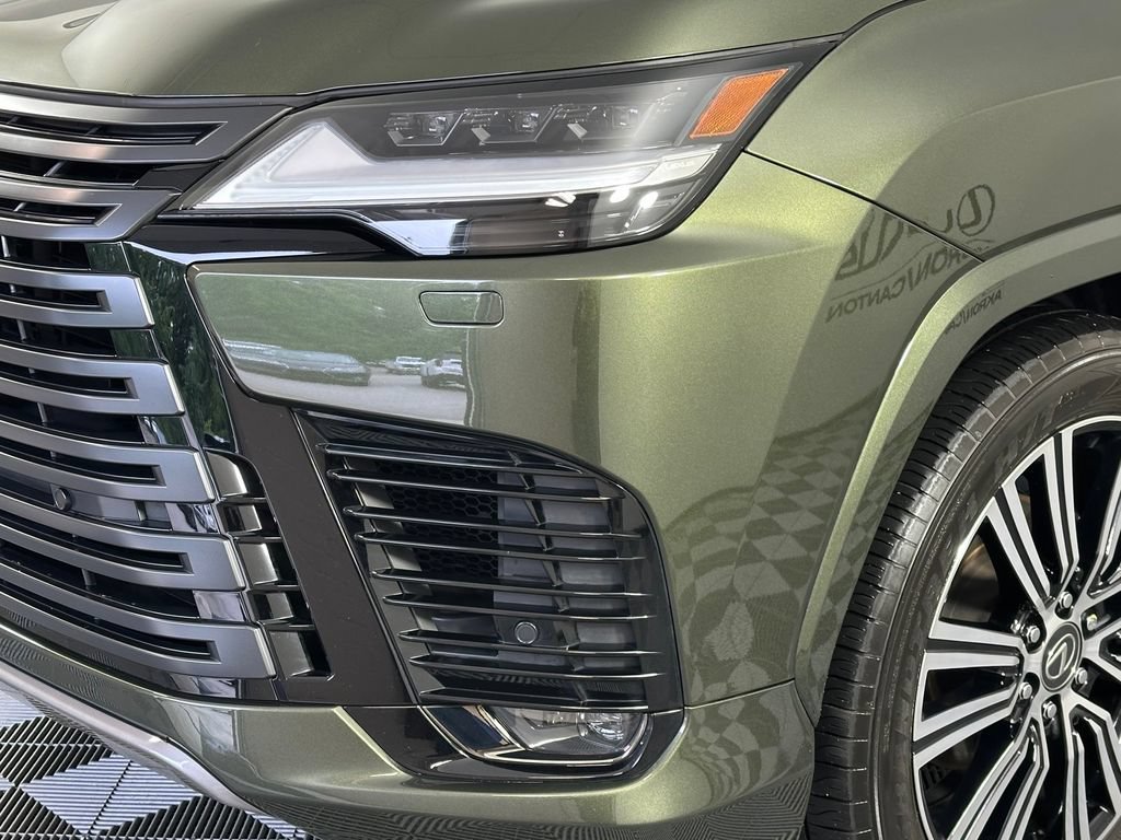 Used 2025 Lexus LX 600 4WD w/ Appearance Package image 14