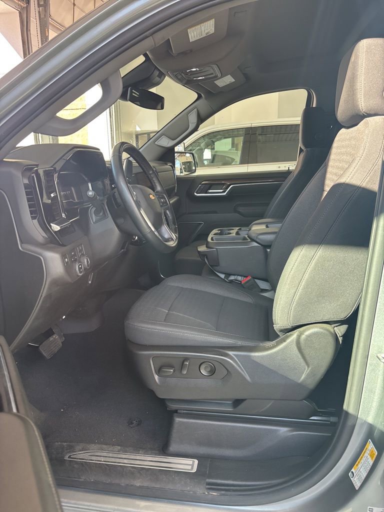 Used 2025 Chevrolet Silverado 1500 LT image 11