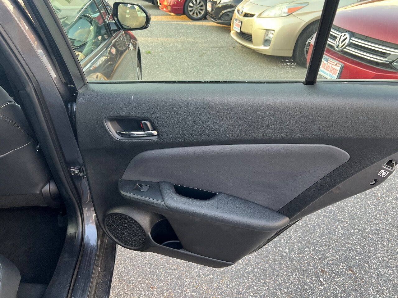 Used 2020 Toyota Prius Prime XLE FWD image 14