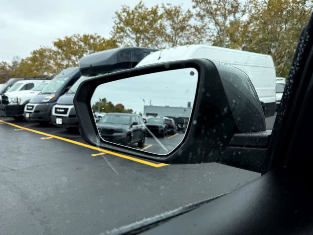 Used 2023 Chevrolet Equinox LT image 13