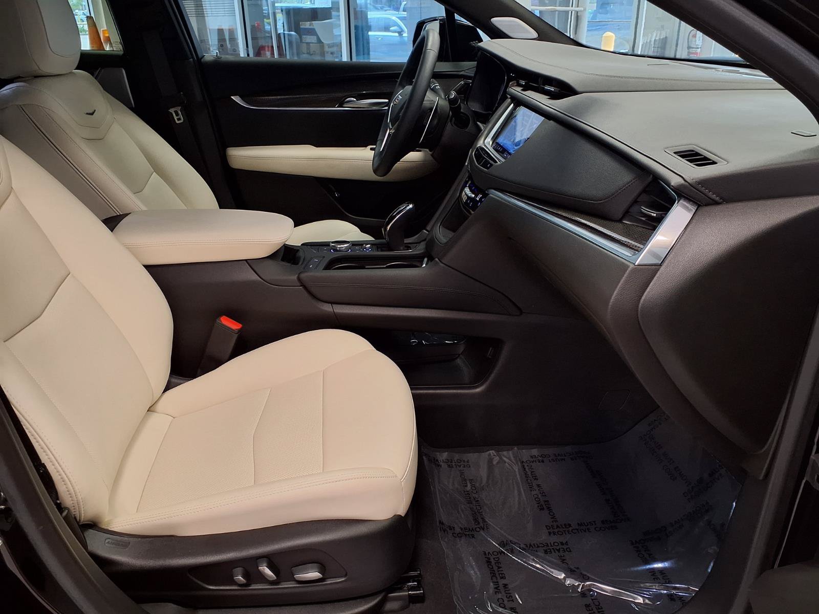 Certified 2025 Cadillac XT5 Sportv AWD/4WD image 10
