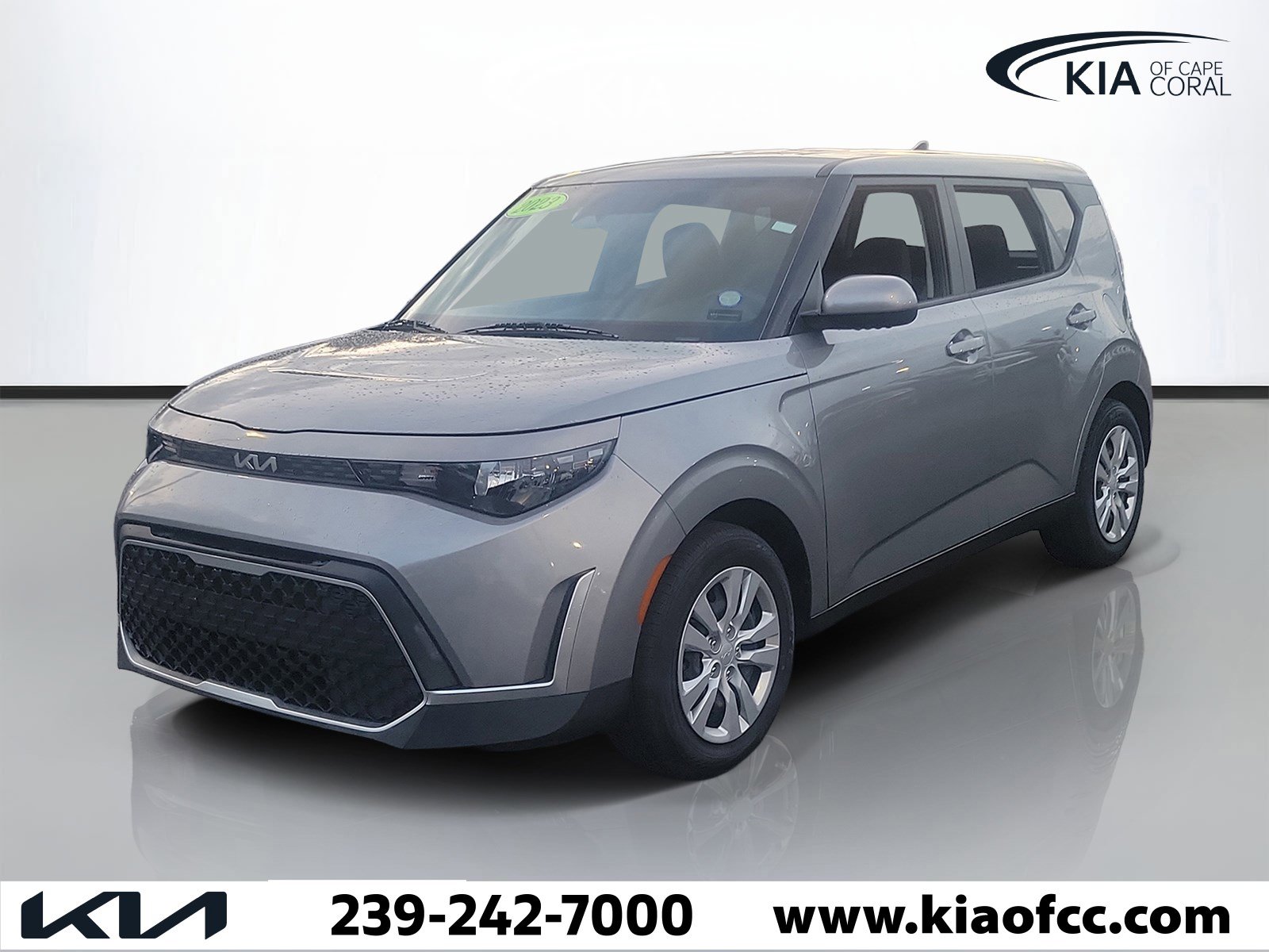 Certified 2023 Kia Soul LX FWD image 3