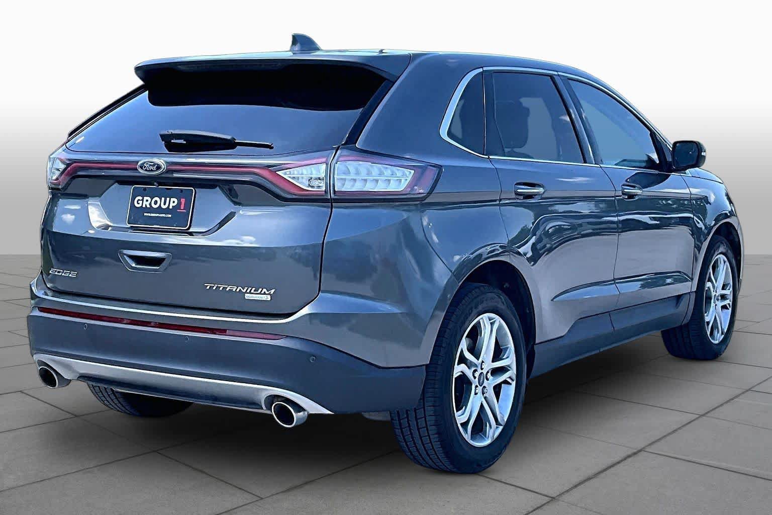 Used 2016 Ford Edge Titanium FWD image 12