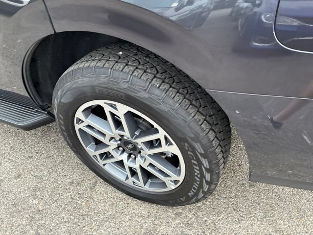 Used 2025 Ford Expedition Active AWD/4WD image 34
