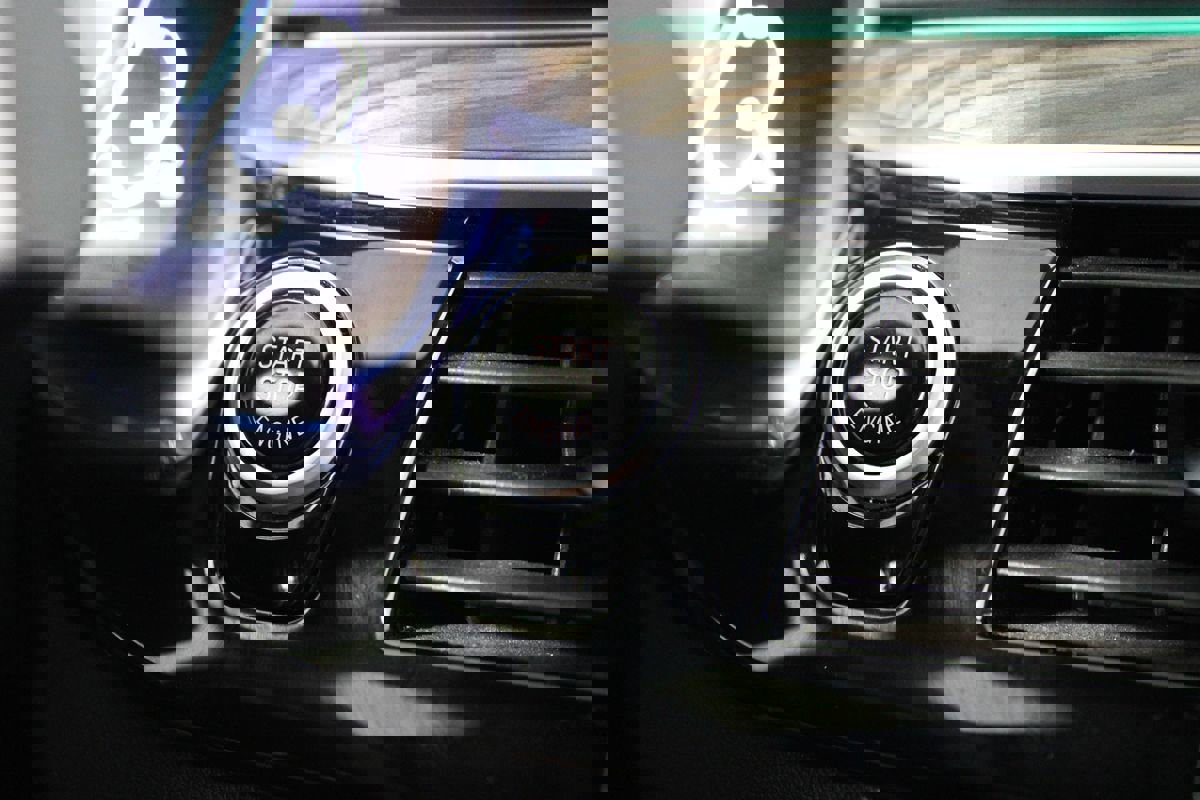 Used 2023 BMW 530e 530e w/ M Sport Package image 21