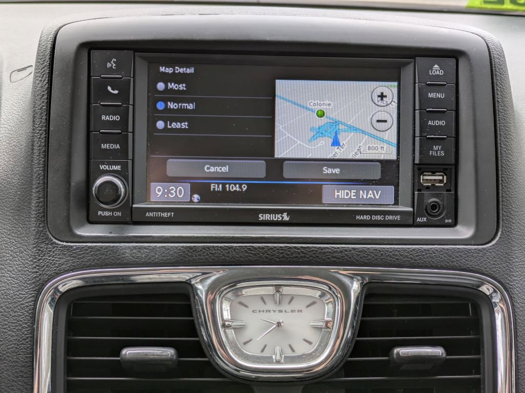 Used 2016 Chrysler Town & Country Touring-L image 20