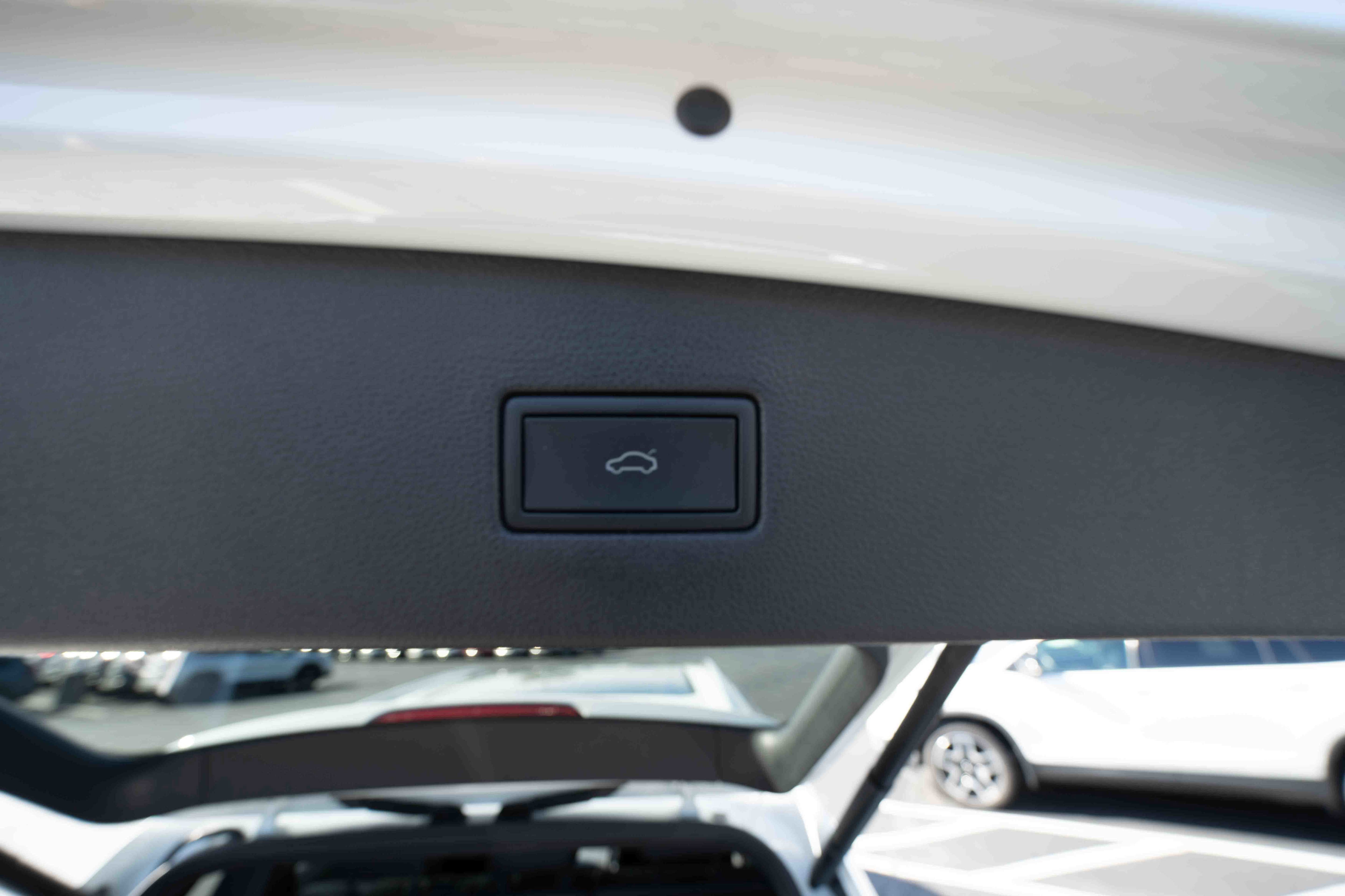 Used 2024 Volkswagen Tiguan SEL R-Line image 29