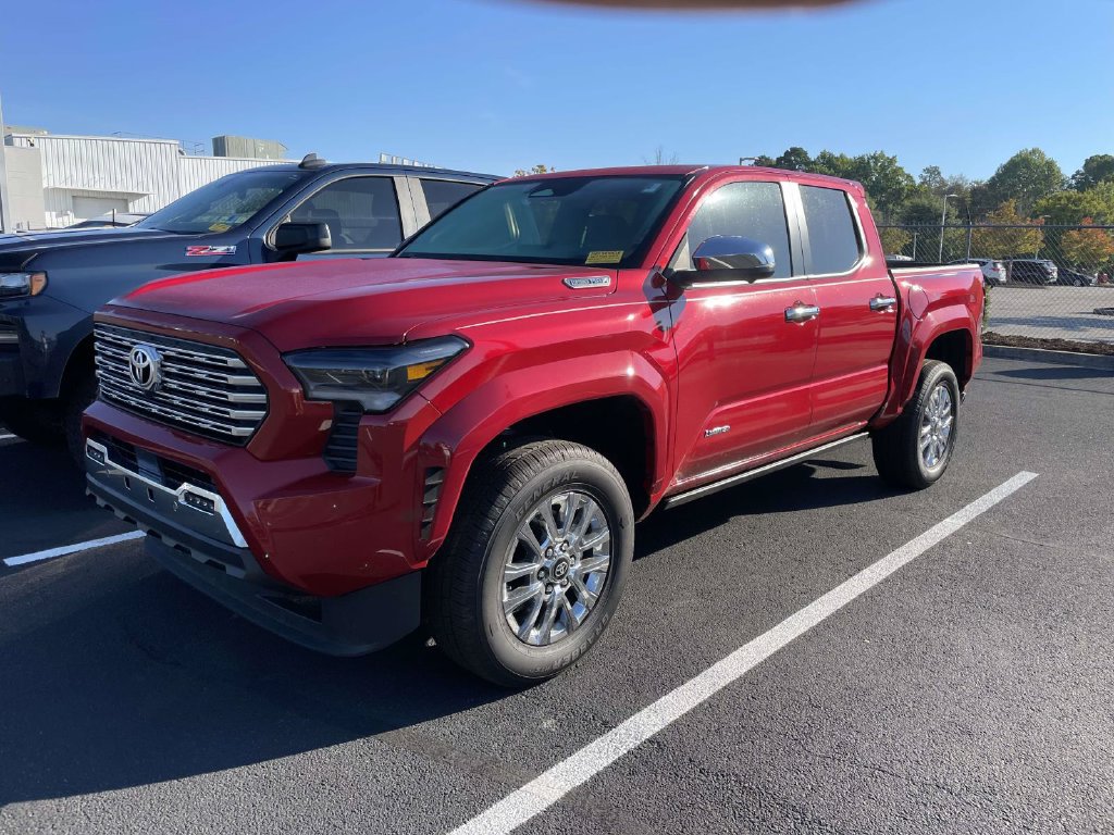 Used 2024 Toyota Tacoma Limited AWD/4WD image 4