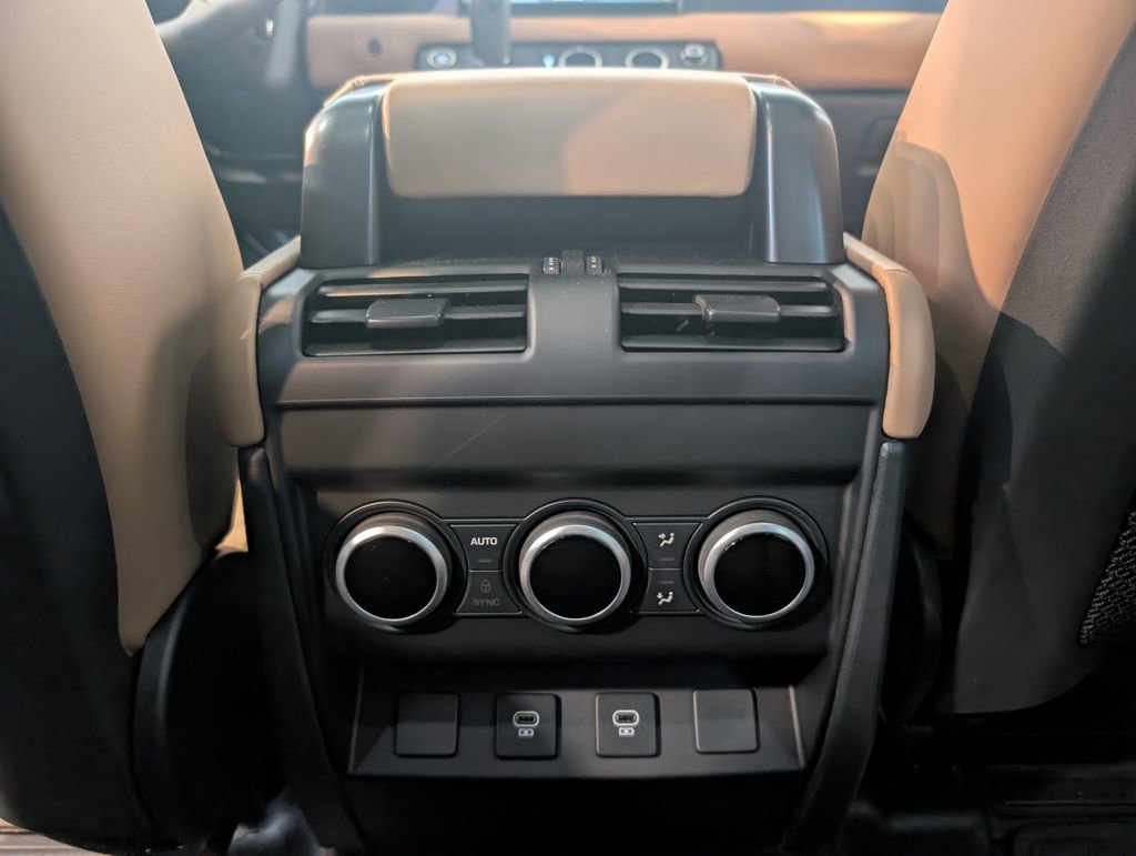 Used 2025 Land Rover Defender 110 X-Dynamic SE image 26