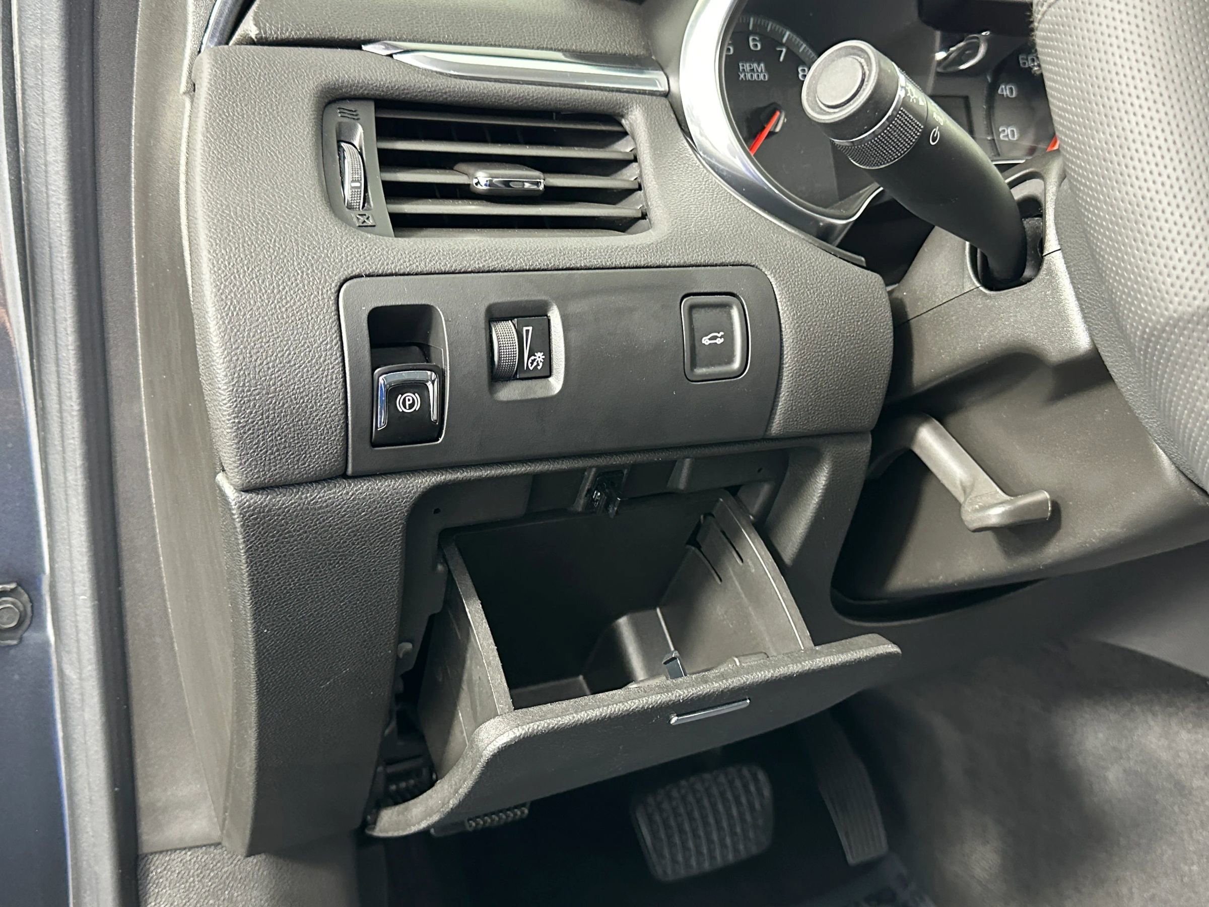 Used 2019 Chevrolet Impala LT w/ LT Convenience Package image 26