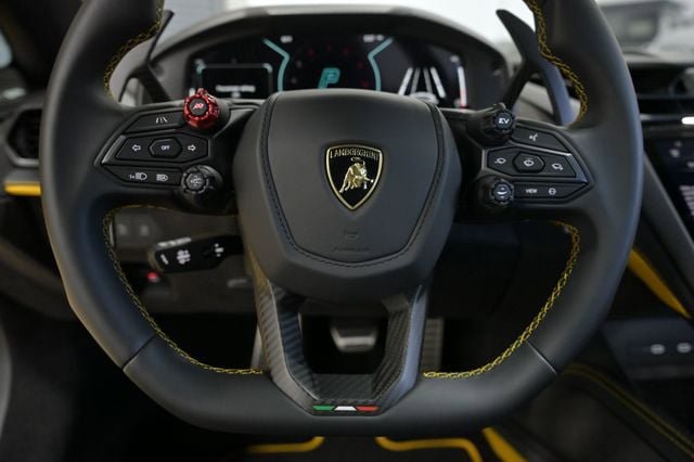 Used 2024 Lamborghini Revuelto AWD/4WD image 45