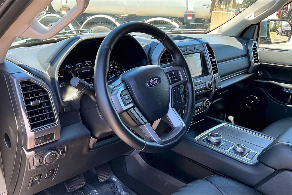 Used 2019 Ford Expedition Platinum AWD/4WD image 18