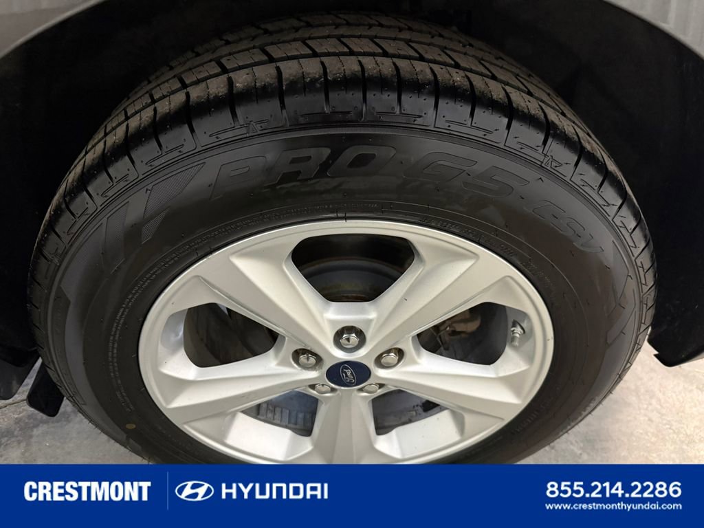 Used 2015 Ford Edge SE FWD image 18