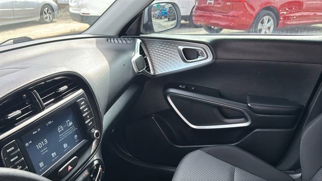 Used 2021 Kia Soul LX image 22