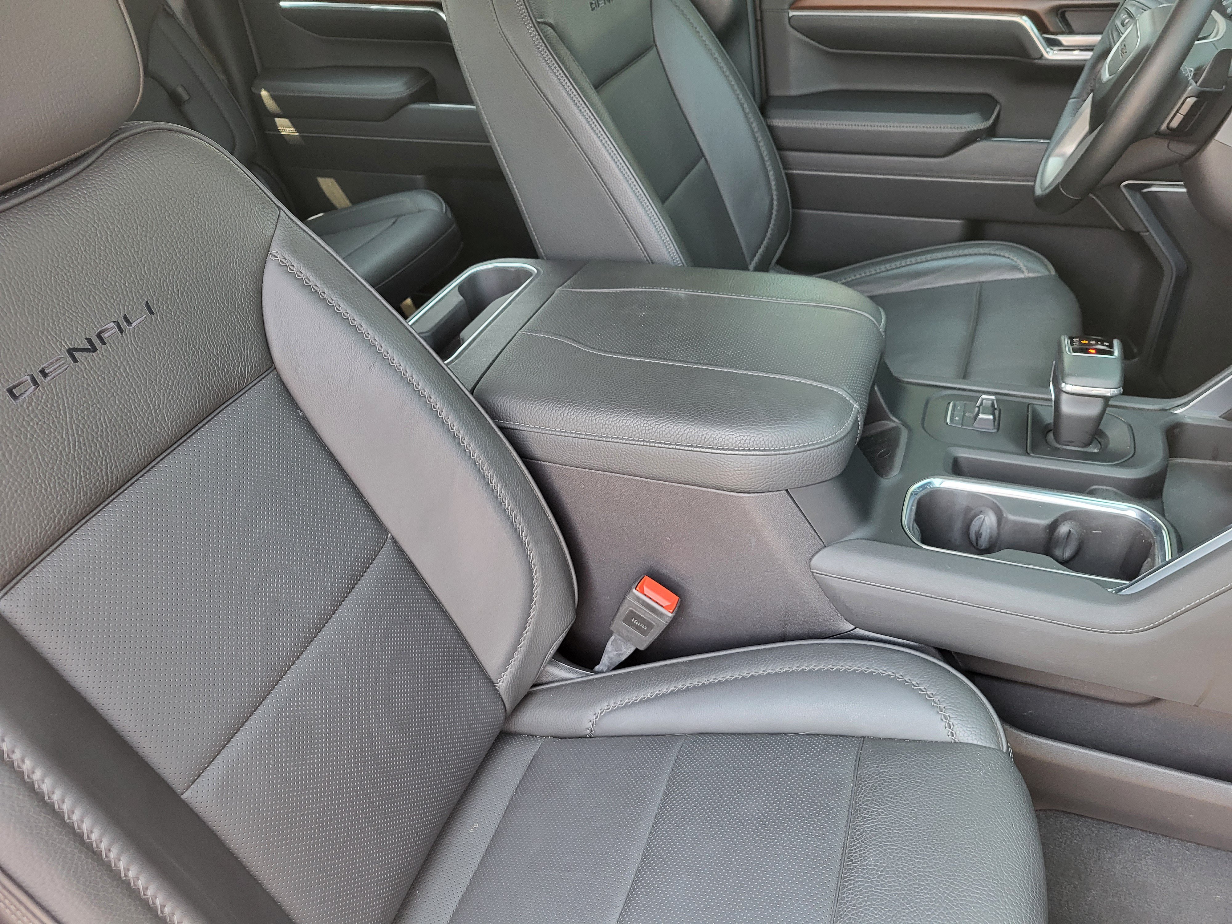 Used 2025 GMC Sierra 1500 Denali AWD/4WD image 13