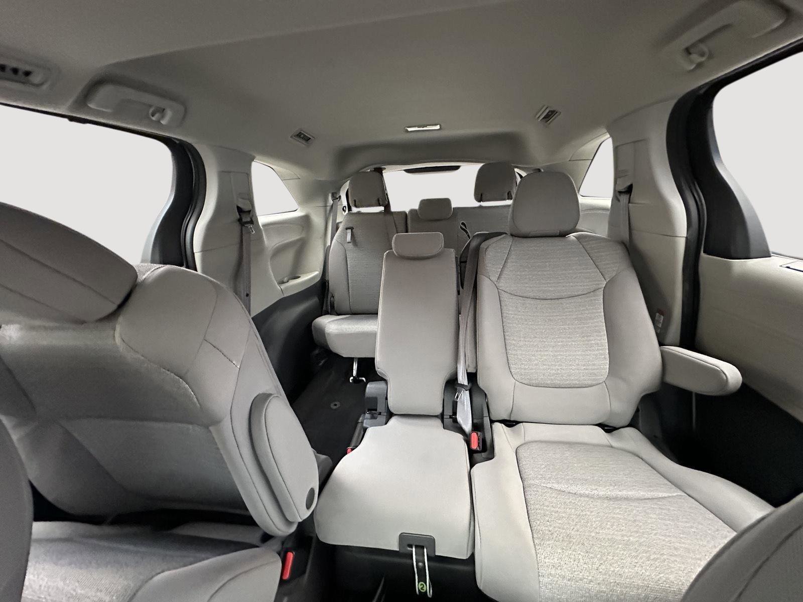 Used 2021 Toyota Sienna LE w/ LE Plus Package image 55