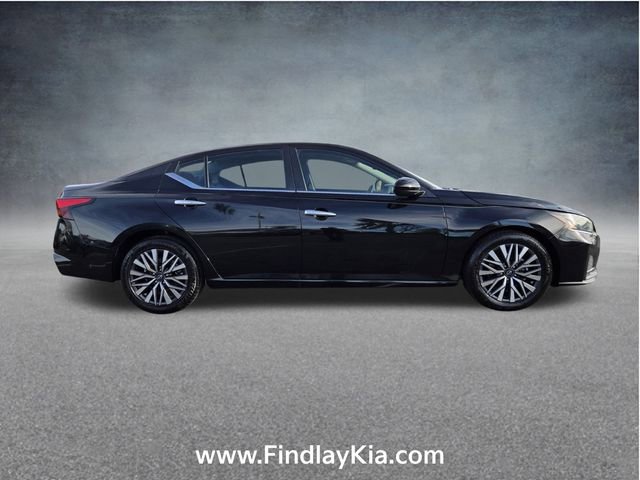 Used 2023 Nissan Altima 2.5 SV image 5