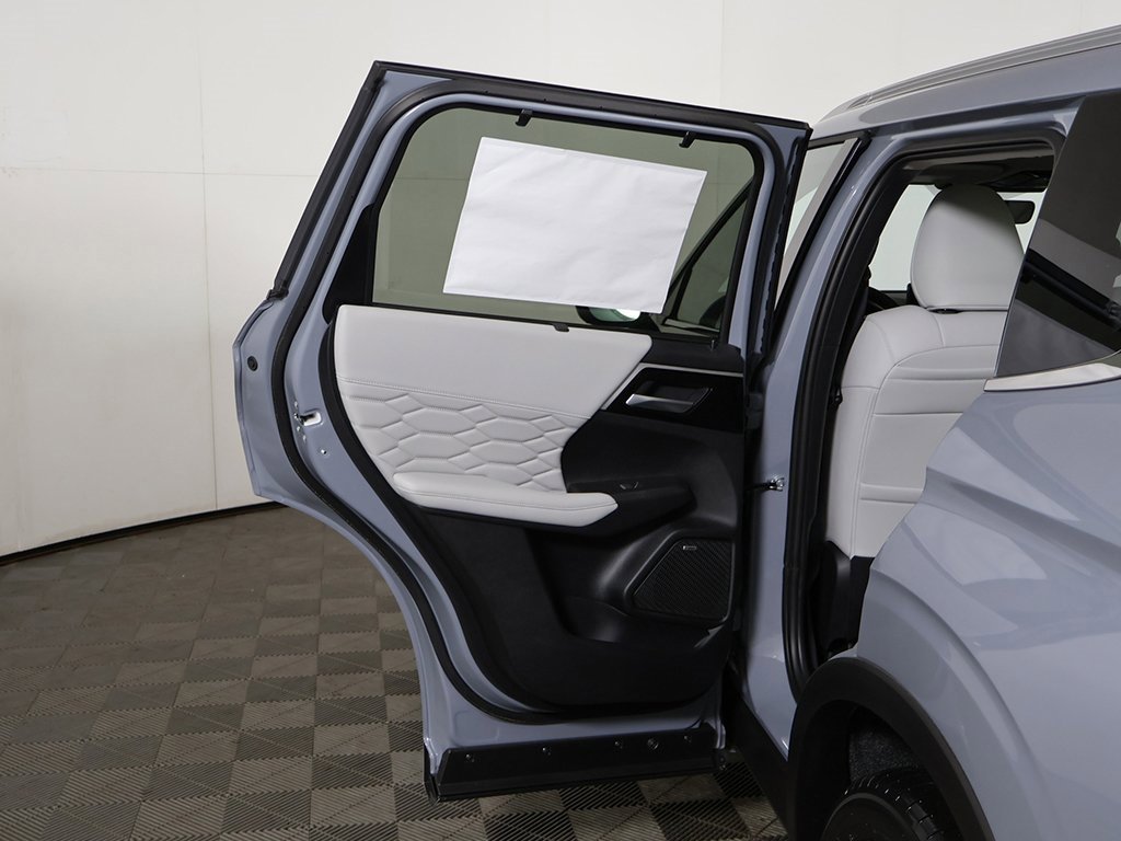 New 2025 Mitsubishi Outlander SEL image 27