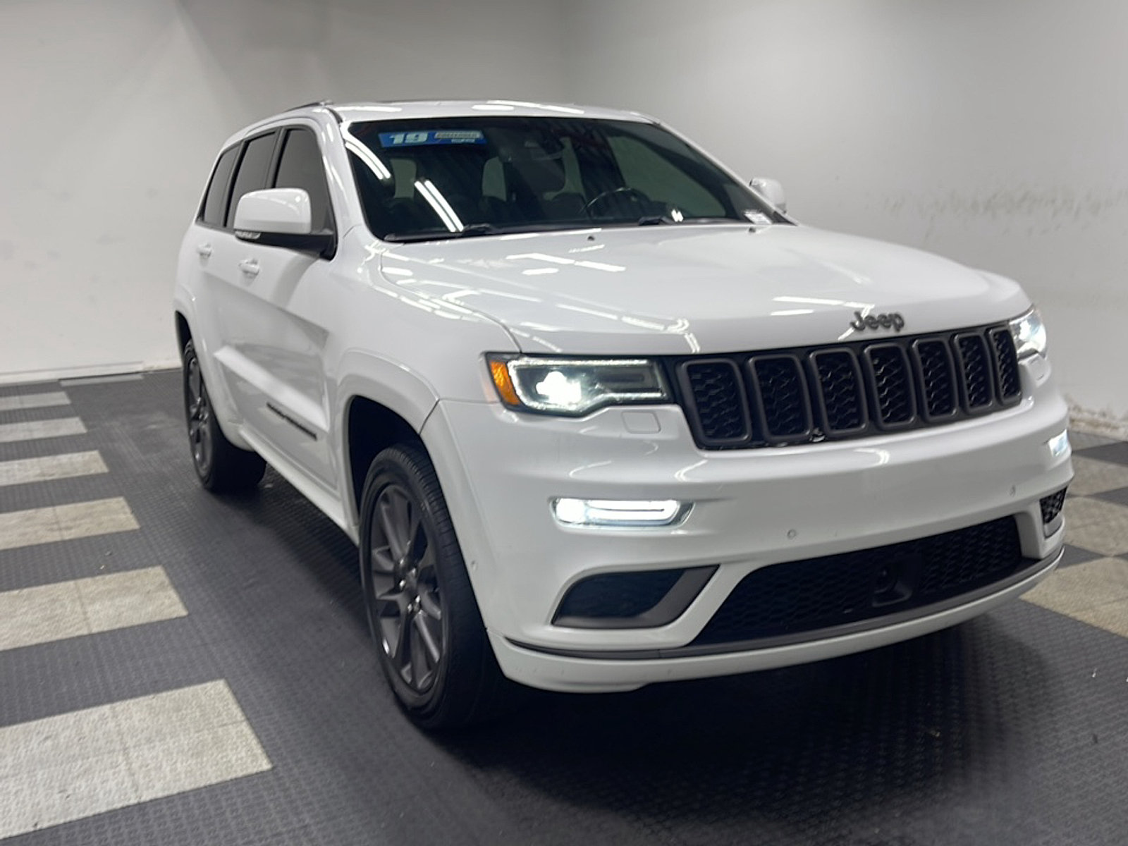 Used 2019 Jeep Grand Cherokee High Altitude AWD/4WD image 24