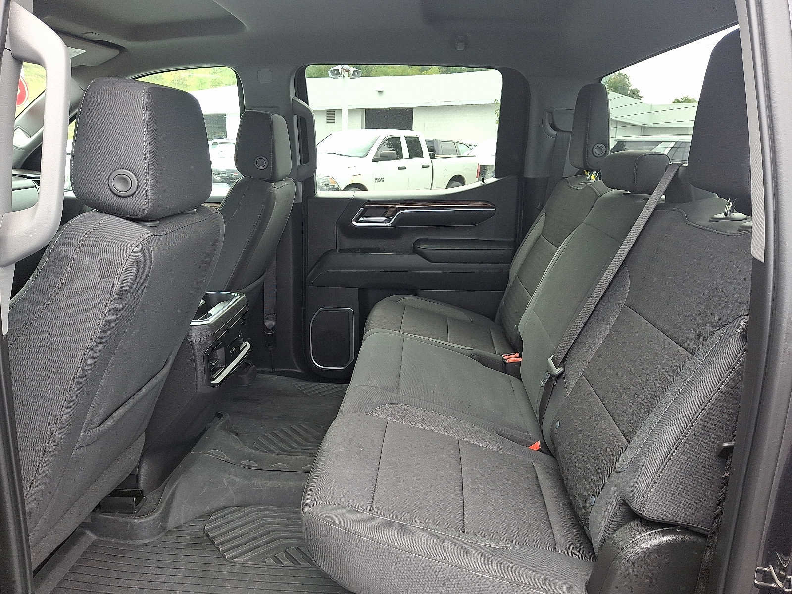 Used 2023 Chevrolet Silverado 1500 LT Trail Boss w/ LPO, Dark Essentials Package AWD/4WD image 10