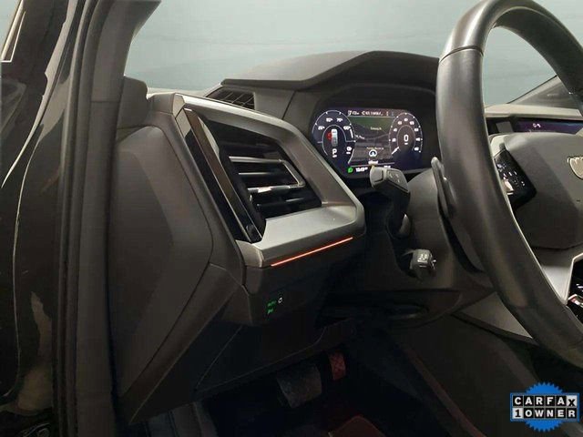 Used 2024 Audi Q4 e-tron Premium Plus w/ Premium Plus image 16