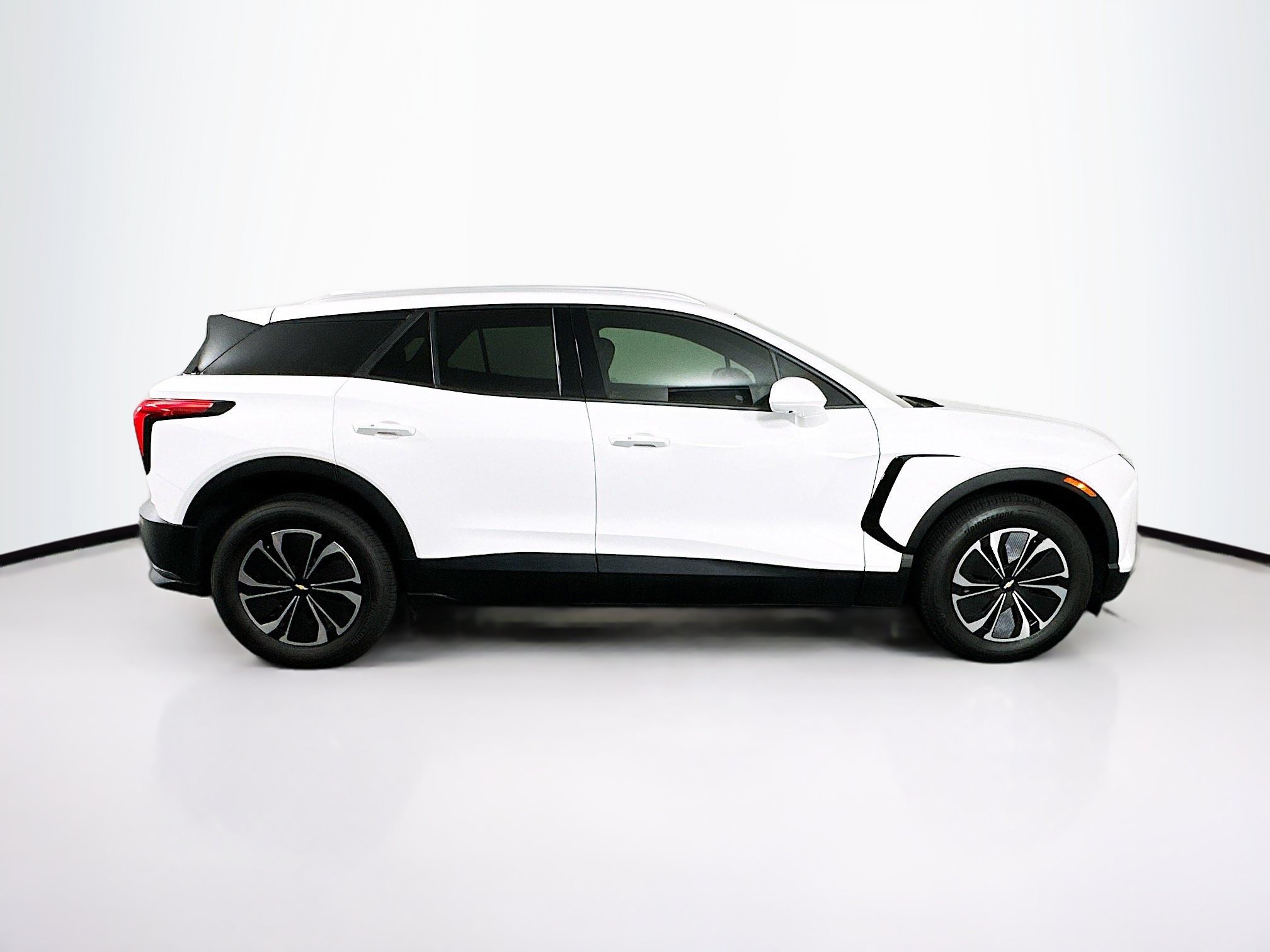 Used 2024 Chevrolet Blazer EV LT AWD/4WD image 10