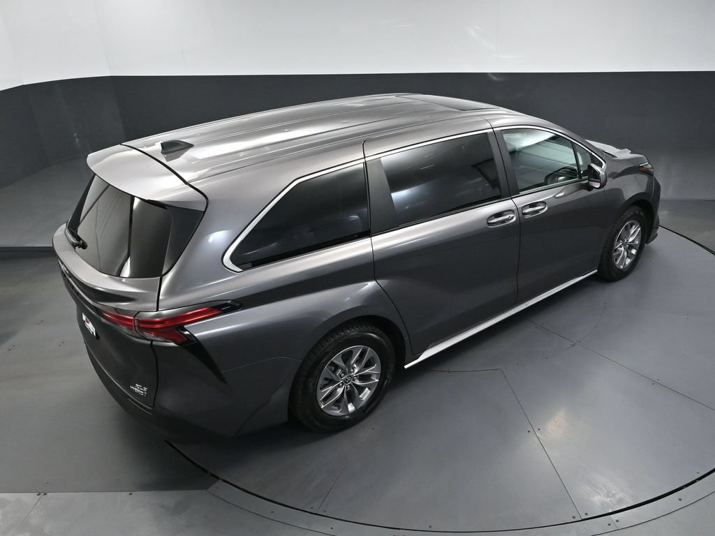 Used 2022 Toyota Sienna XLE AWD/4WD image 44