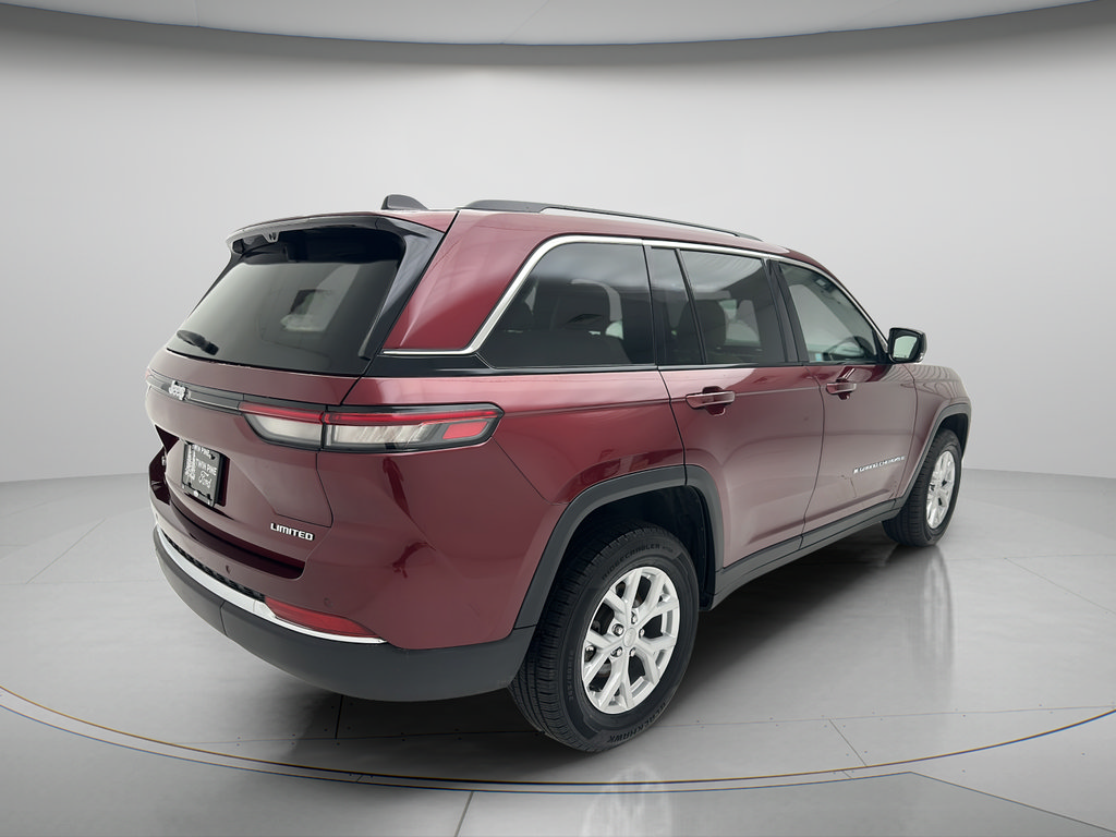 Used 2023 Jeep Grand Cherokee Limited w/ Luxury Tech Group II AWD/4WD image 5