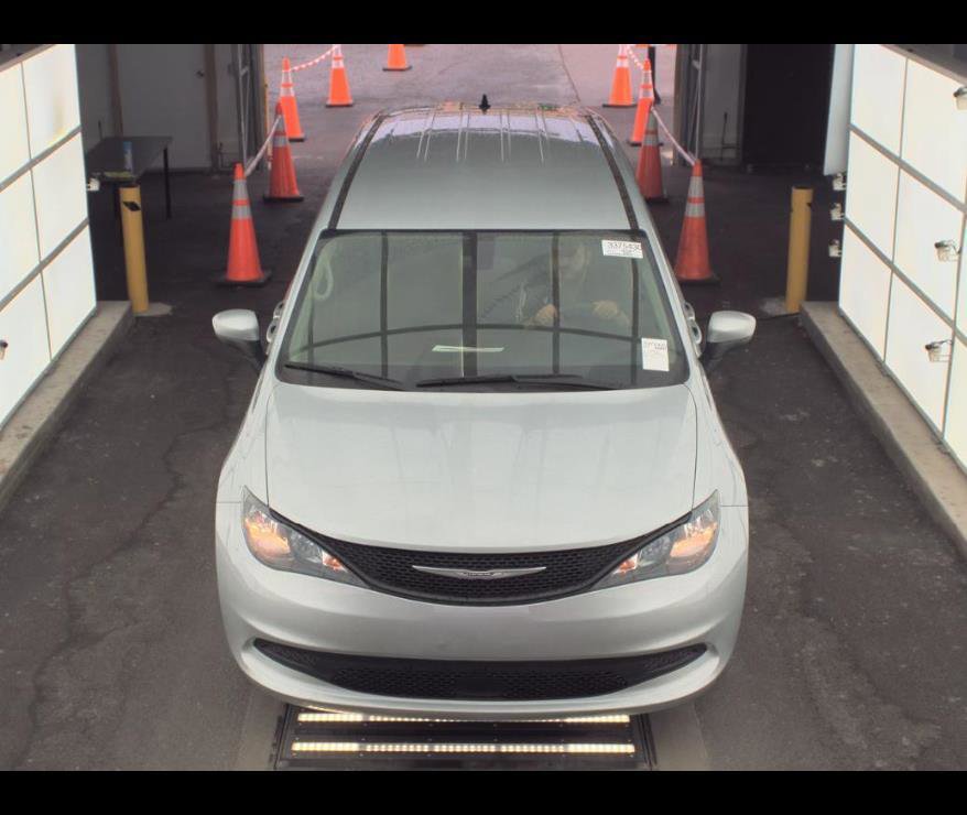 Used 2022 Chrysler Voyager LX FWD image 8