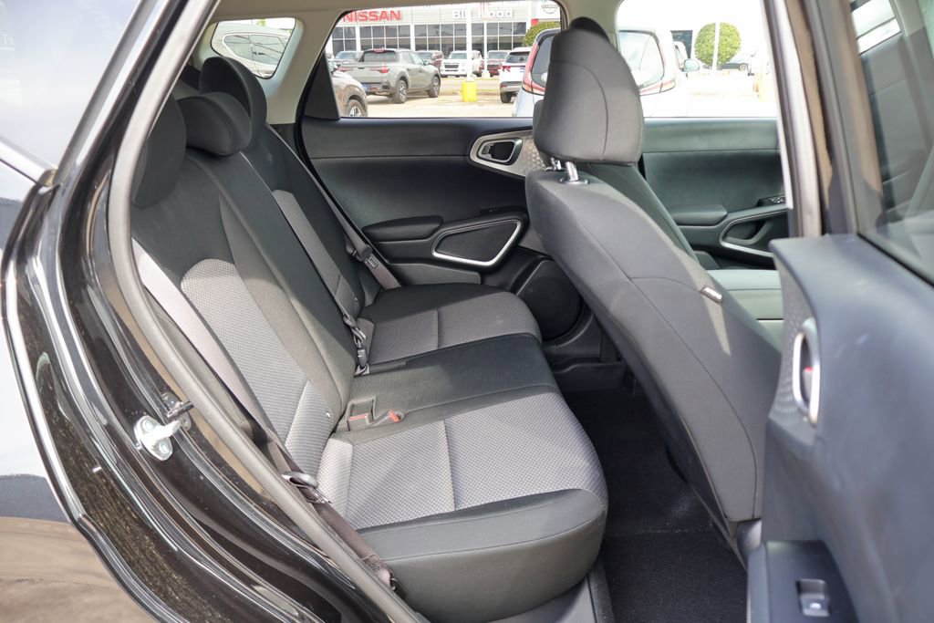 Used 2025 Kia Soul LX image 10
