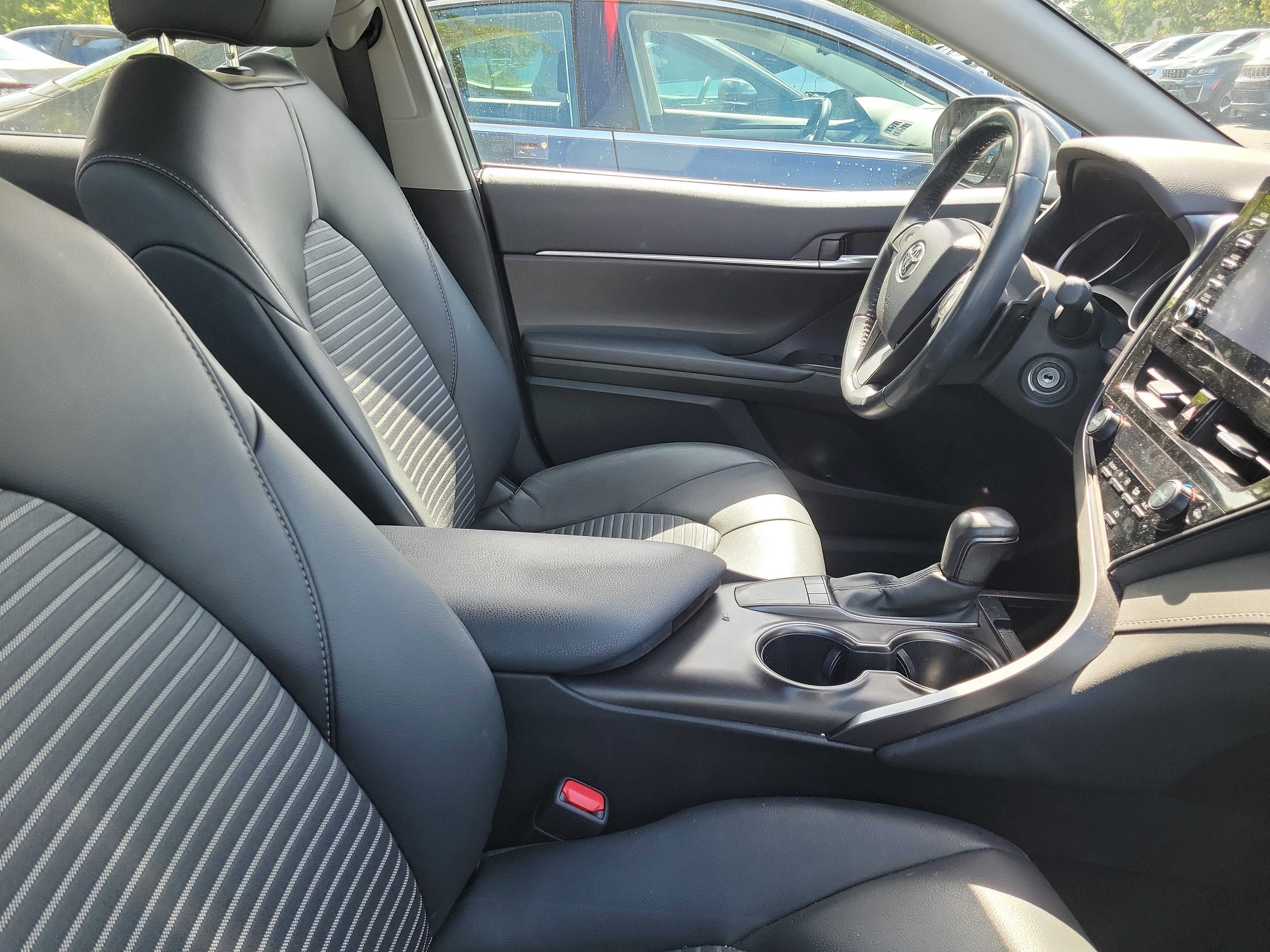 Used 2024 Toyota Camry SE FWD image 10
