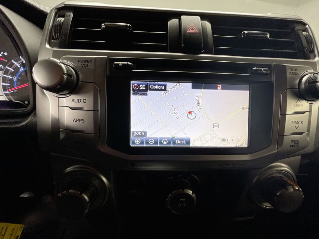 Used 2018 Toyota 4Runner SR5 Premium image 14