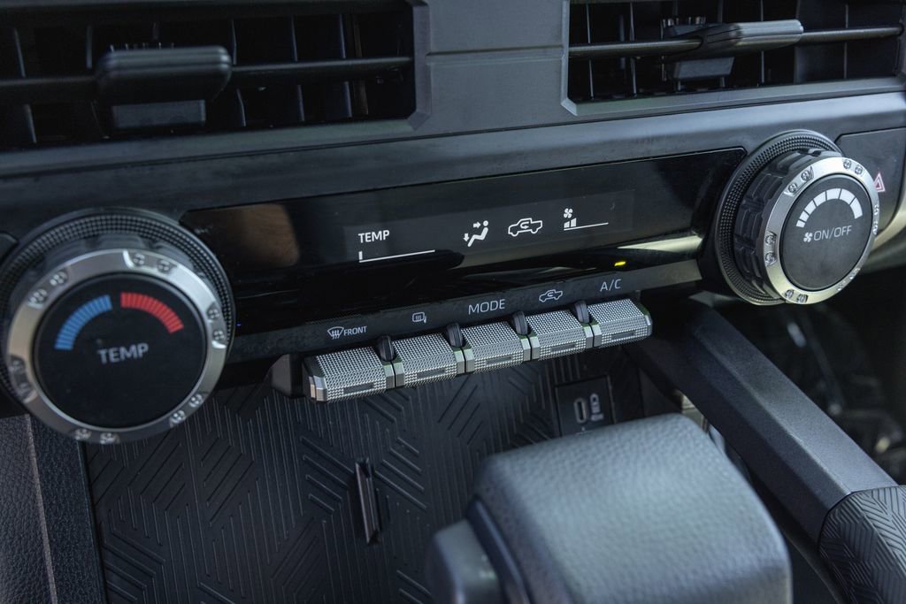 Certified 2024 Toyota Tacoma SR5 AWD/4WD image 20