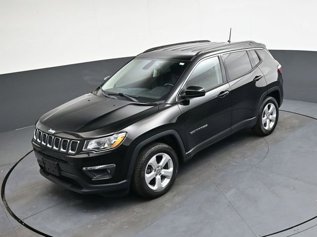 Used 2018 Jeep Compass Latitude w/ Cold Weather Group image 28