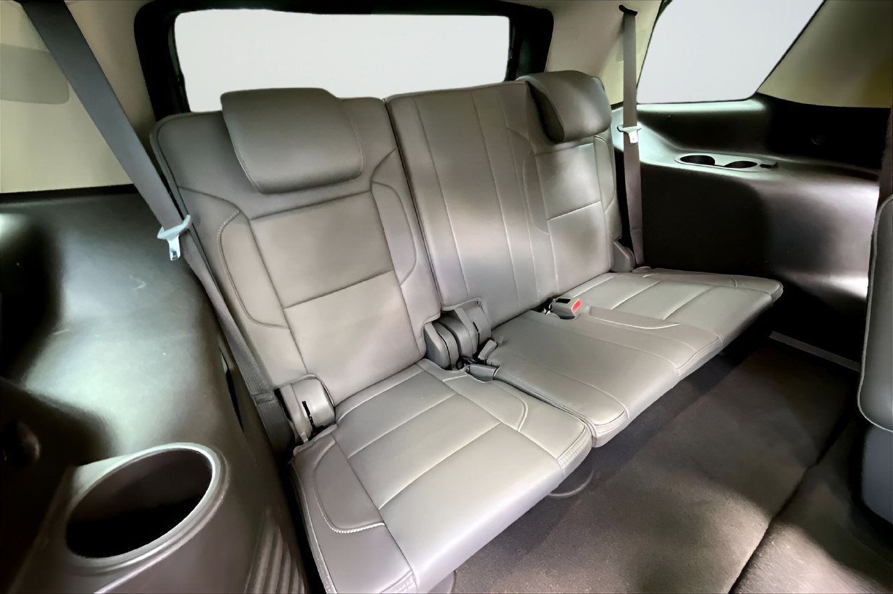 Used 2020 GMC Yukon Denali RWD image 31