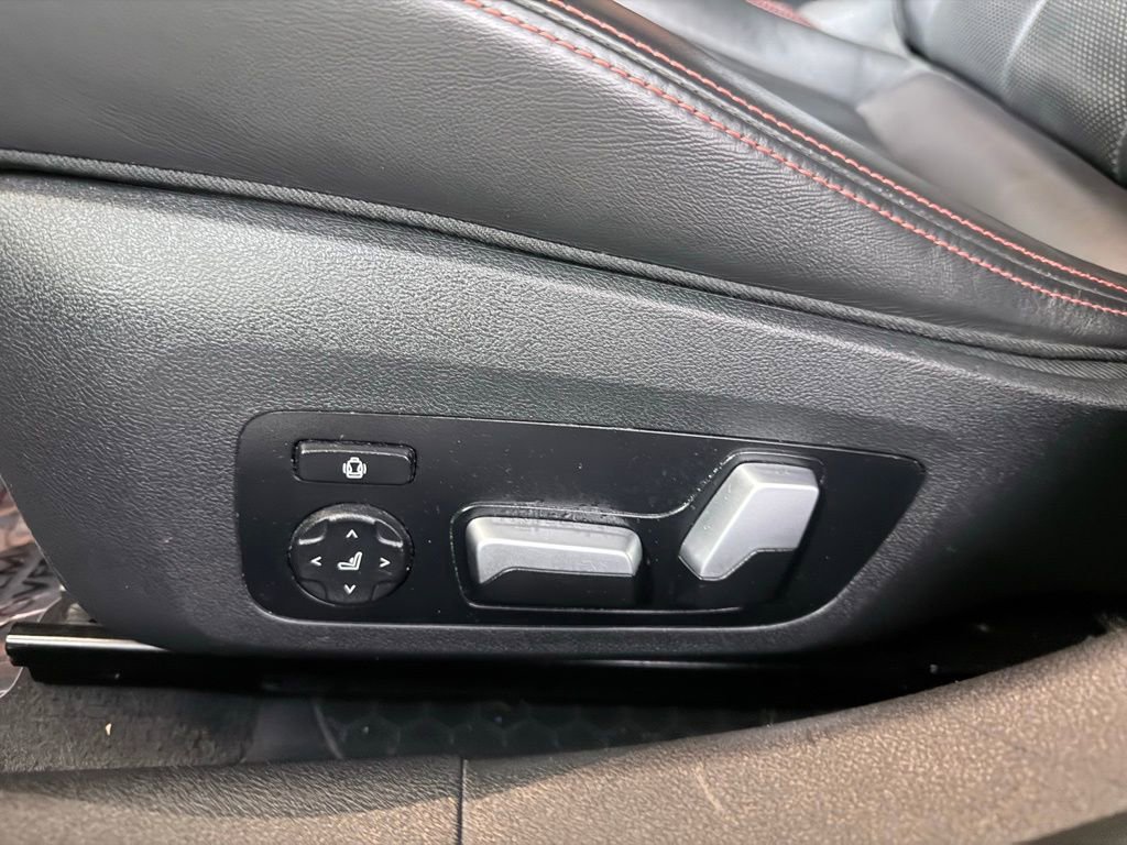 Used 2022 BMW M3 Competition w/ M Carbon Exterior Package AWD/4WD image 20