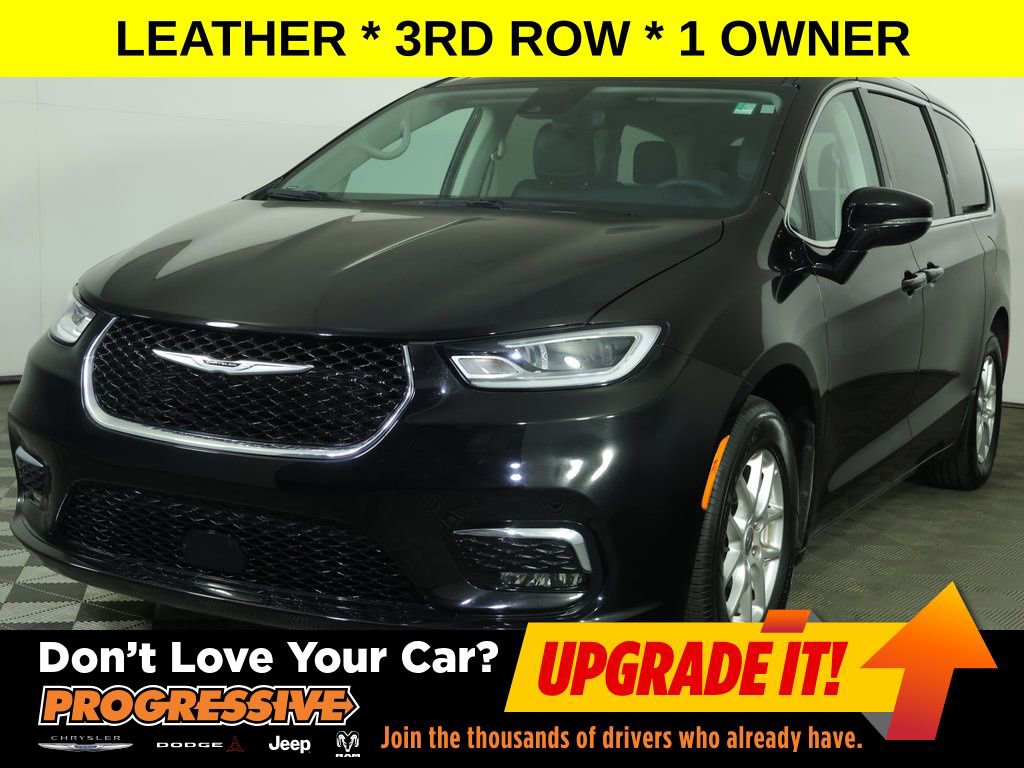 Used 2024 Chrysler Pacifica Touring-L image 1
