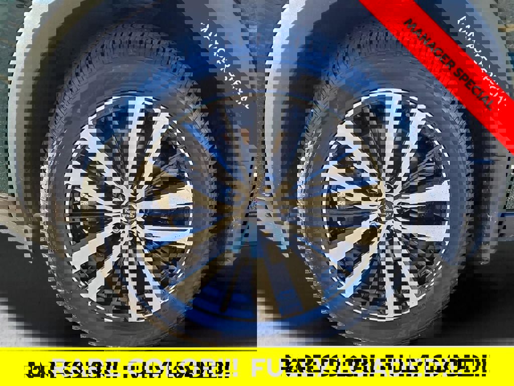 Used 2024 Nissan Pathfinder Platinum w/ Cargo Package AWD/4WD image 30