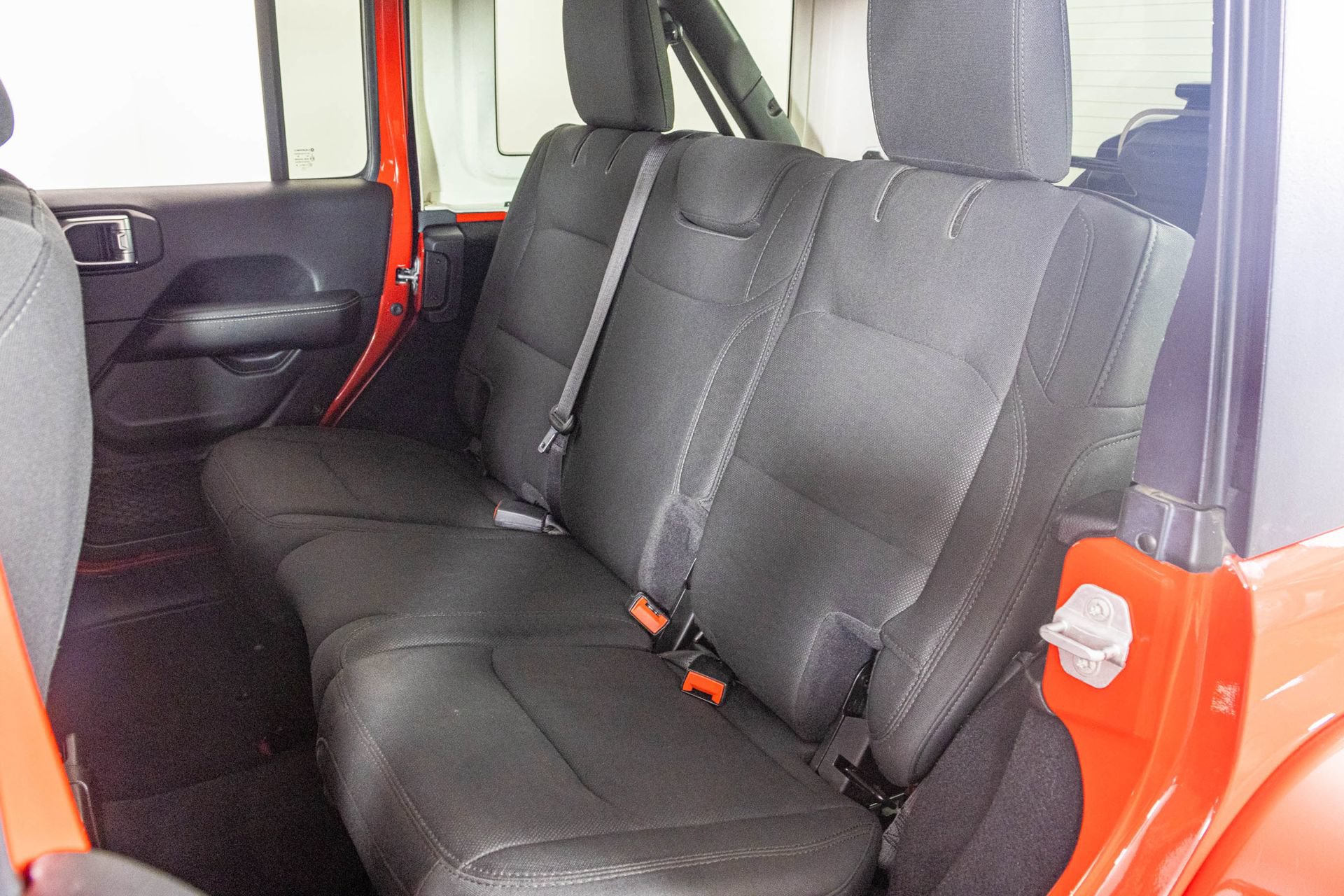 Used 2019 Jeep Wrangler Unlimited Sahara AWD/4WD image 35