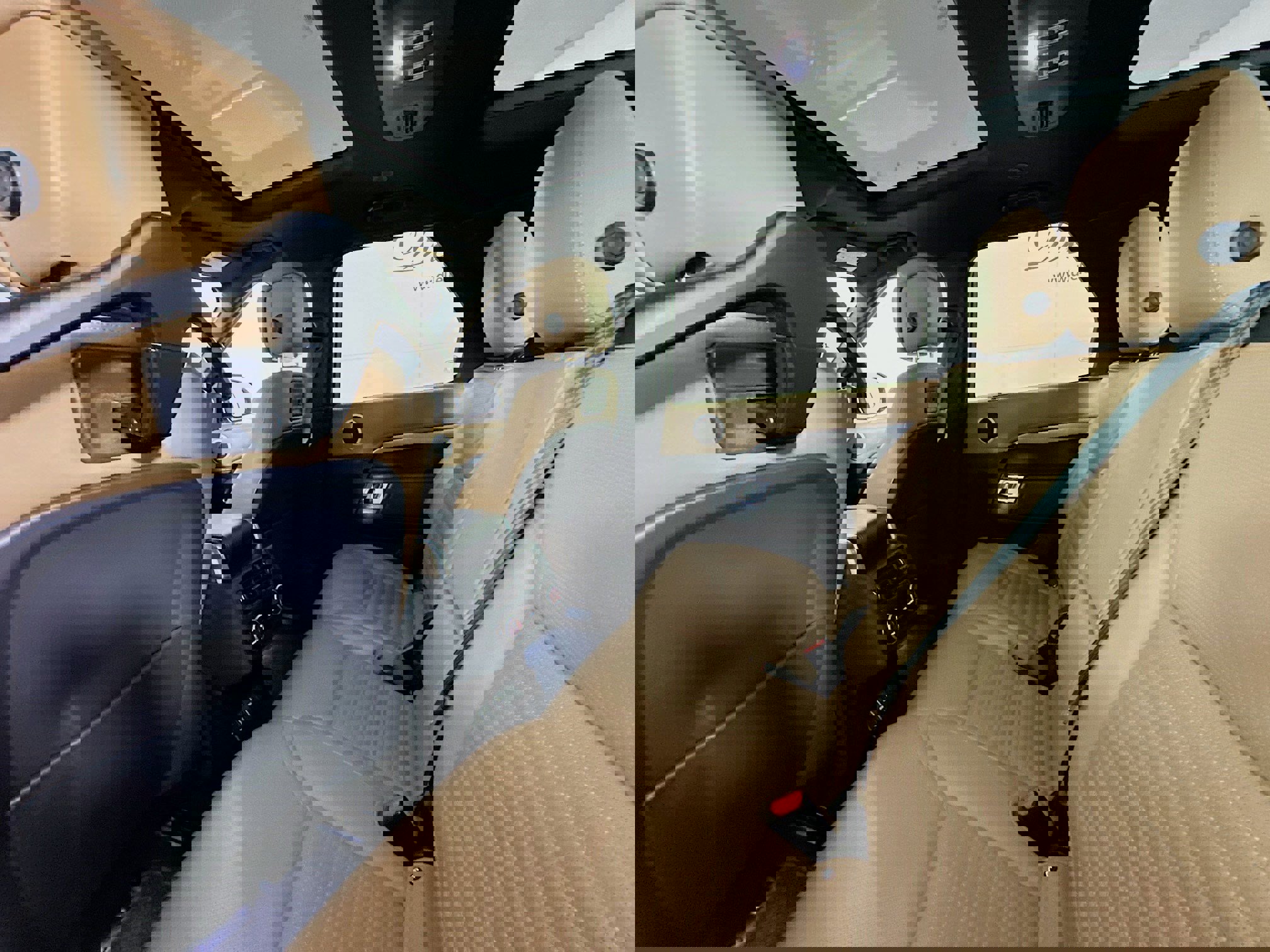 Used 2023 Land Rover Discovery HSE R-Dynamic image 25