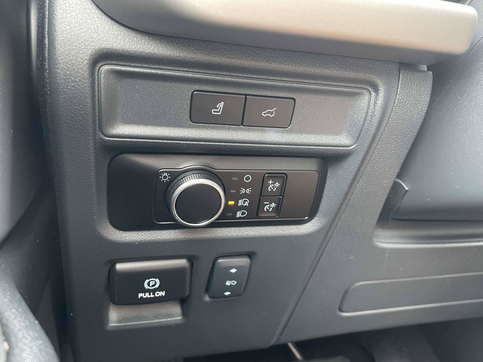 Used 2024 Ford Expedition XLT RWD image 24