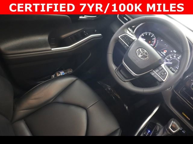 Used 2023 Toyota Highlander XLE FWD image 16