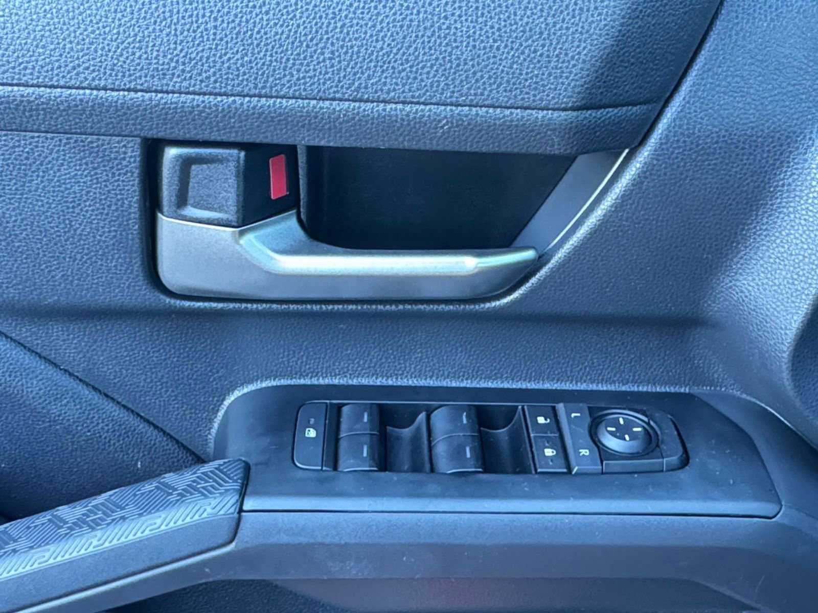 Used 2025 Toyota Tacoma SR image 20