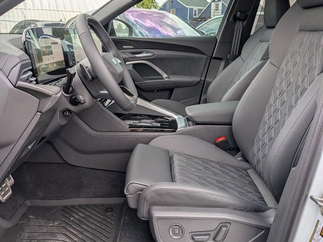 New 2026 Audi SQ5 Prestige AWD/4WD image 4