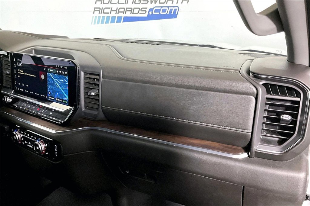 Used 2025 GMC Sierra 1500 SLT image 12
