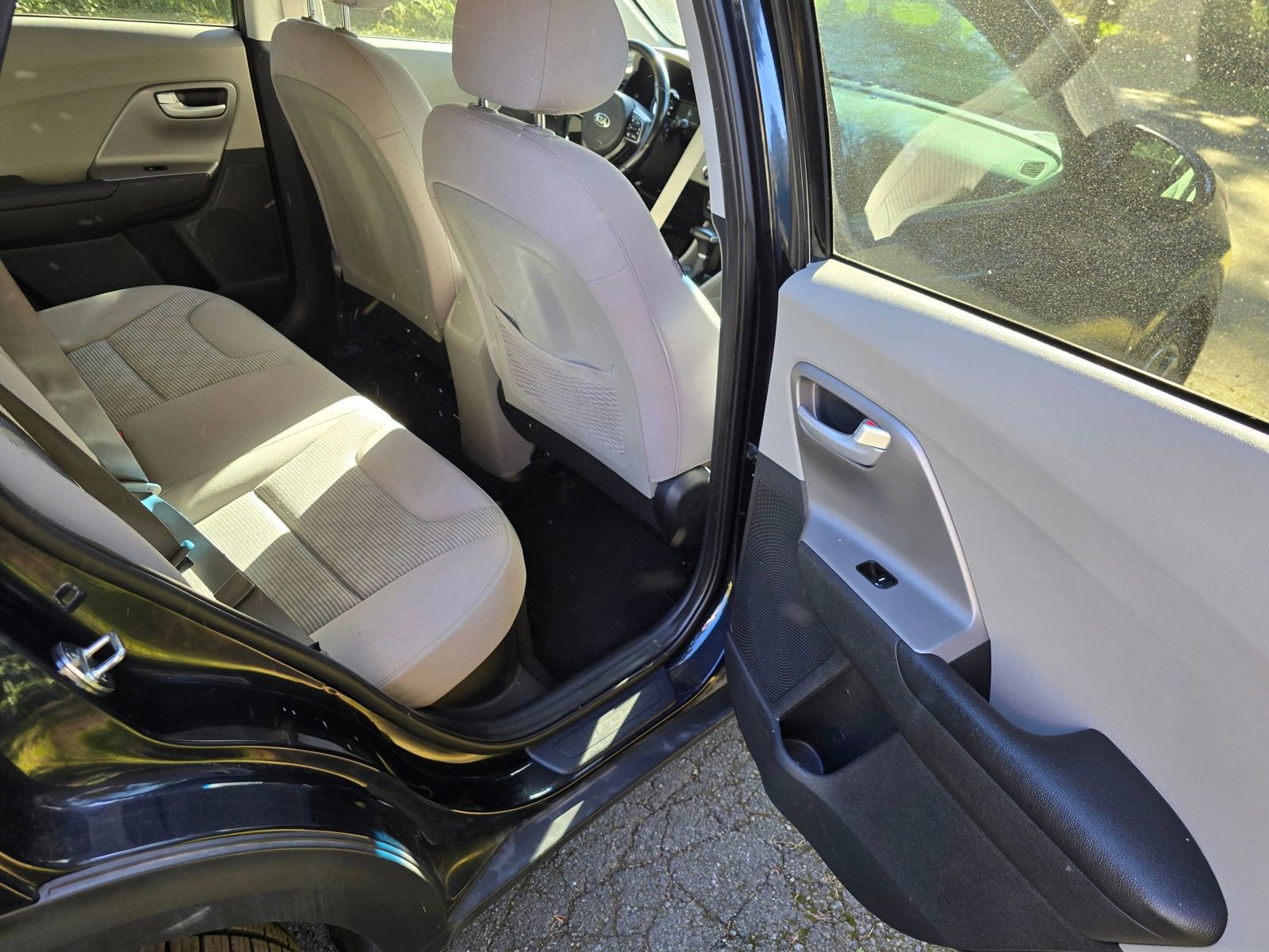 Used 2018 Kia Niro LX image 14