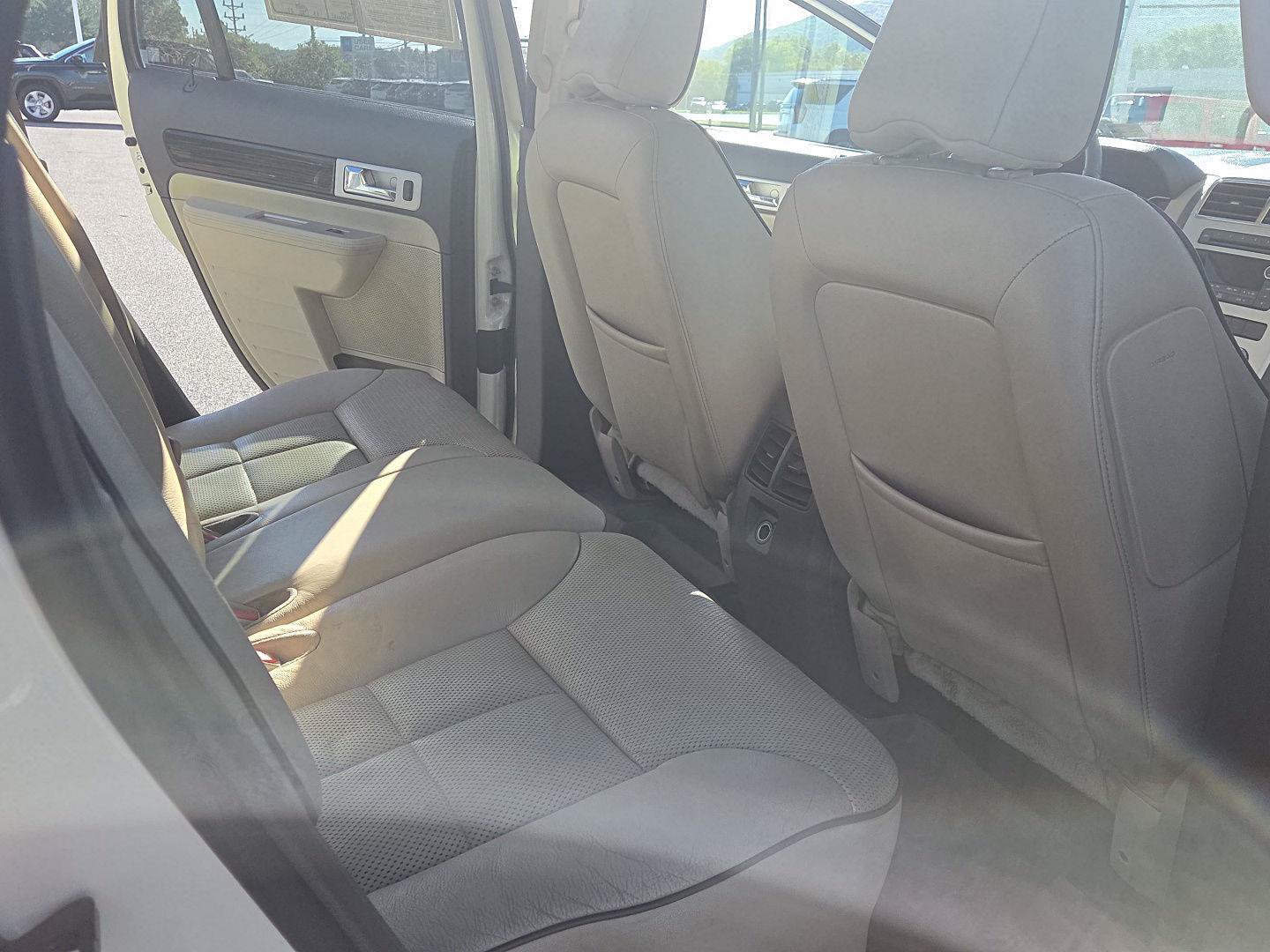 Used 2008 Lincoln MKX AWD image 16